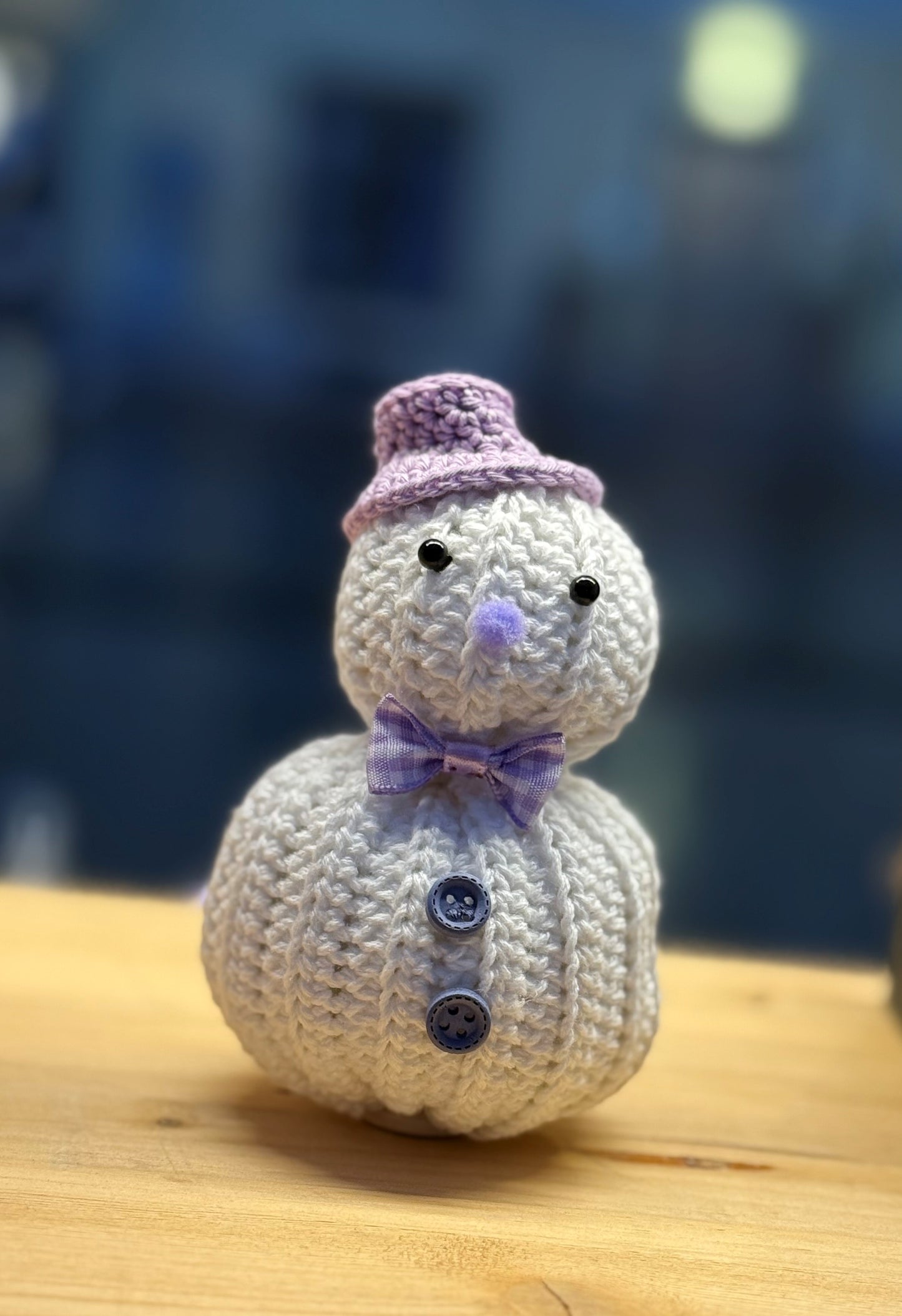 PUPAZZO DI NEVE IN UNCINETTO - Viola