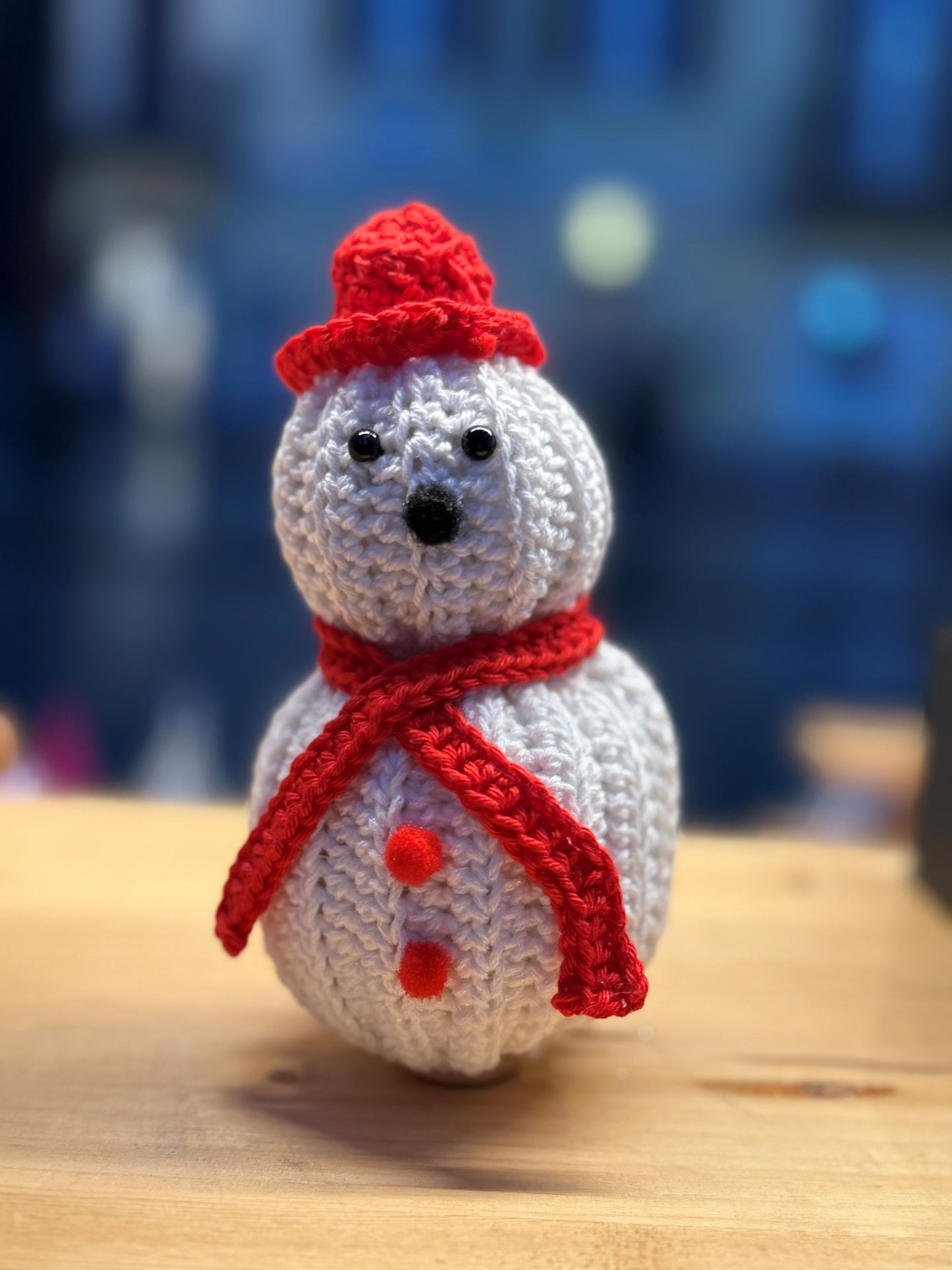 PUPAZZO DI NEVE IN UNCINETTO - Rosso