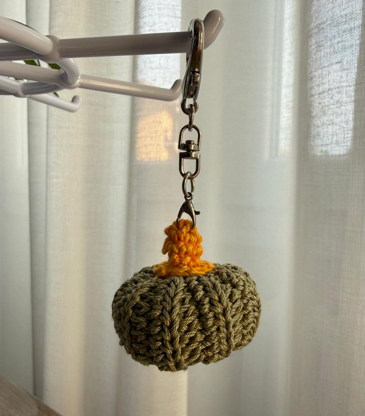 Portachiavi zucca all'uncinetto